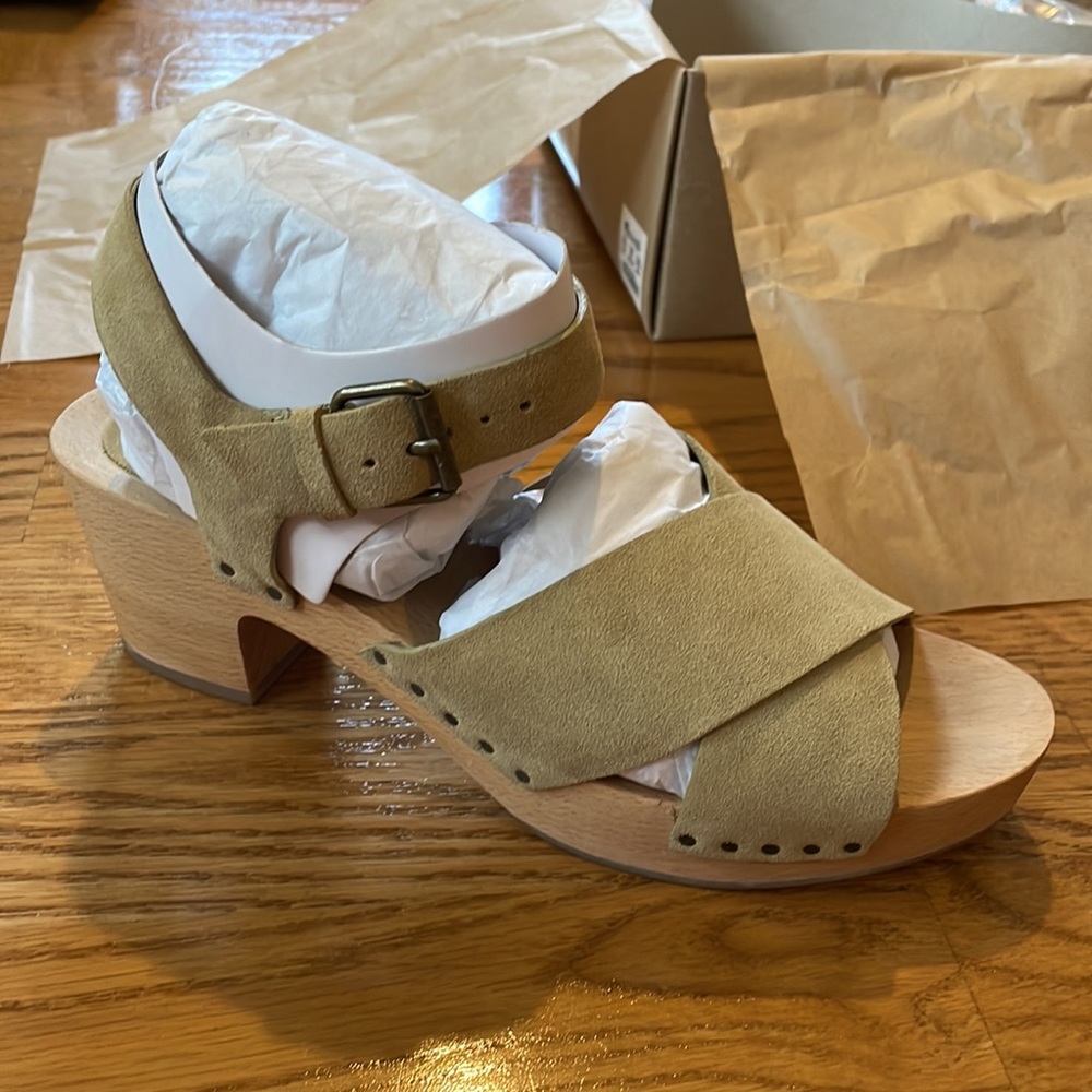 Madewell CrissCross Clogs Sandal in Suede 6.5